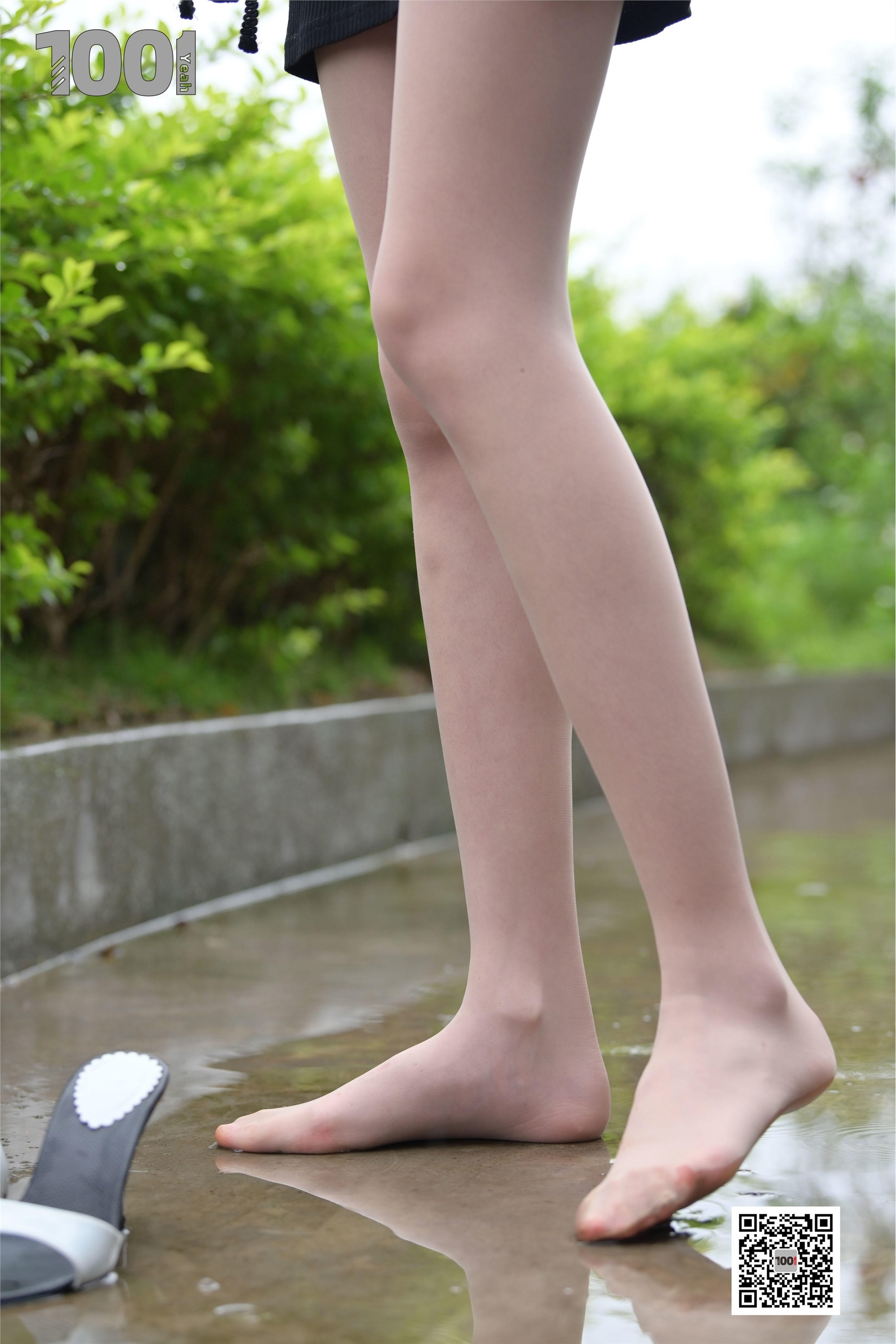 IESS异思趣向  一千零一夜《雨中漫步2》